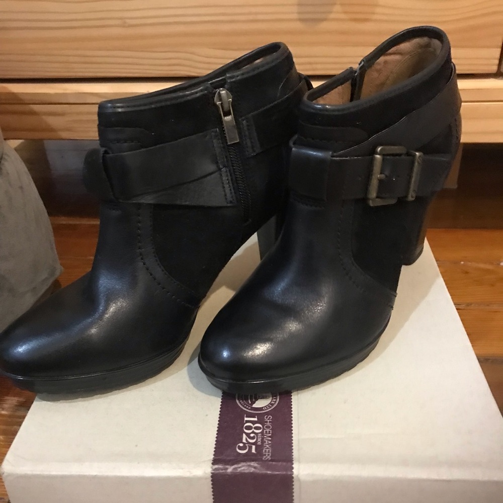 NIB Clarks Lida Dallas high heel booties - Picture 3 of 6
